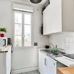Studio Near Sacre-Coeur Basilica